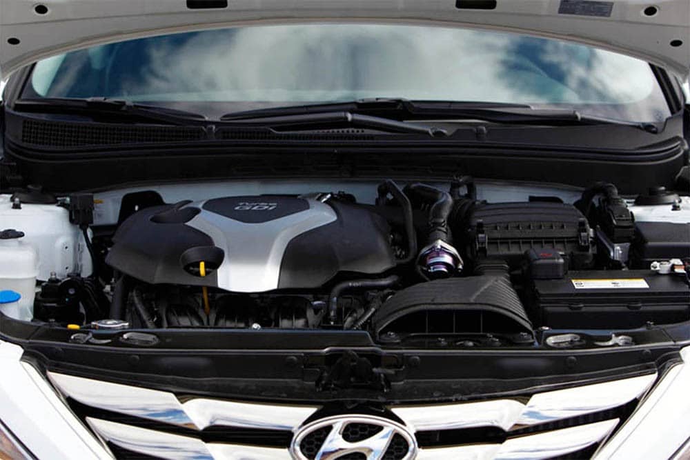 Hyundai Sonata 2015 được trang bị động cơ 2.0 lít, 157 mã lực.