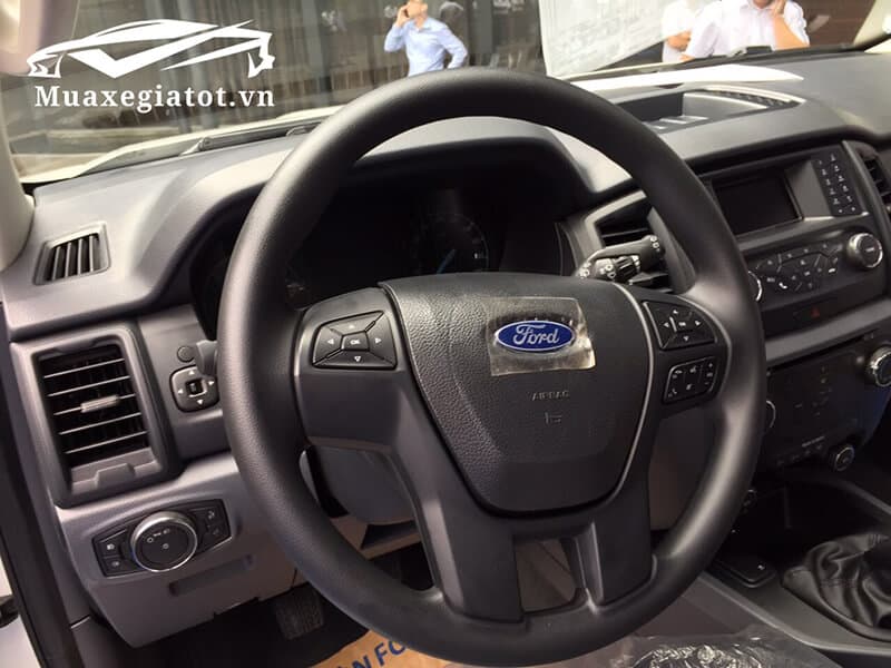 Ford Everes Ambiente 4x2 2.2L MT 2017 2018 may dau so san 1 cau 10 Muaxegiatot vn - Chi tiết  xe Ford Everest Ambiente 2021 2.2L MT 4WD (Máy dầu,Số sàn,Hai cầu) - Muaxegiatot.vn
