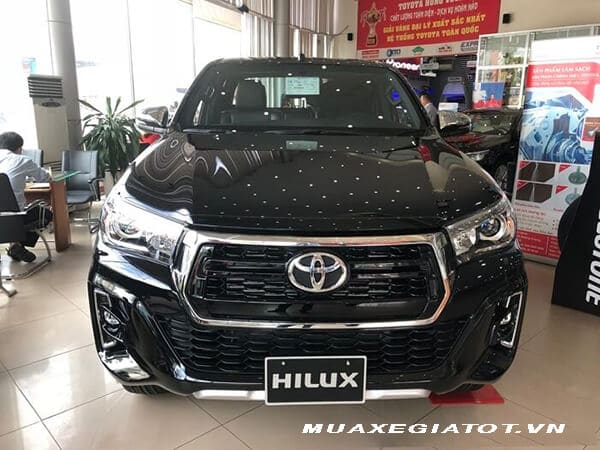 mat truoc xe toyota hilux 2018 2019 so tu dong 2 cau muaxegiatot vn - Chi tiết bán tải Toyota Hilux 2021, thông số và giá bán - Muaxegiatot.vn