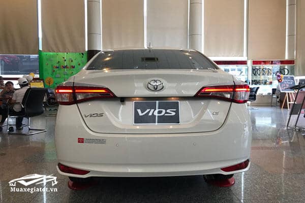 duoi xe toyota vios 2019 15g muaxegiatot vn - Đánh giá tổng quan "Vua doanh số" Toyota Vios 2021 - Muaxegiatot.vn