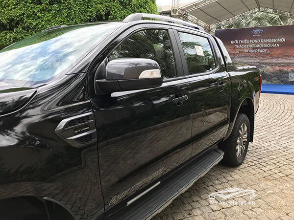 guong chieu hau ford ranger wildtrak 2 0 bi turbo 2018 2019 muaxegiatot vn - Ford Ranger 2021: Bảng giá xe & Khuyến mãi | Mua xe trả góp - Muaxegiatot.vn