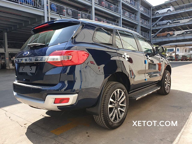 duoi-xe-ford-everest-2021-muaxegiatot-vn