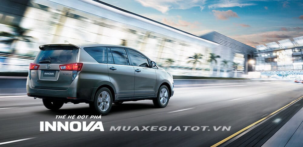 gia xe toyota innova 2018 muaxegiatot vn 4 - Toyota Innova – sự lựa chọn hàng đầu của khách hàng chạy xe kinh doanh? - Muaxegiatot.vn