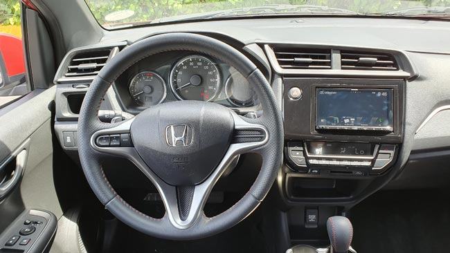 Khoang lái xe Honda BRV 2021 2021 muaxegiatot vn 1 - Đánh giá xe Honda BR-V 2022 - “Đối thủ đáng gờm” của Mitsubishi Xpander và Toyota Rush - Muaxegiatot.vn