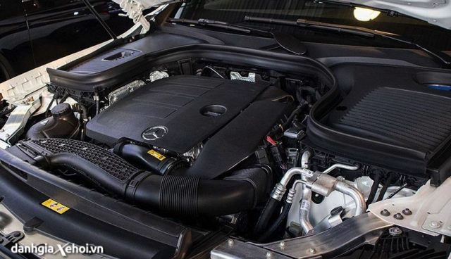 Đánh giá xe Mercedes GLC 300 4Matic 2022: Gầm cao thể thao, uy lực mạnh mẽ