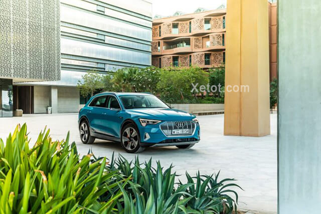 Audi e-Tron SUV 2023 giá lăn bánh, thông số, hình ảnh & trả góp