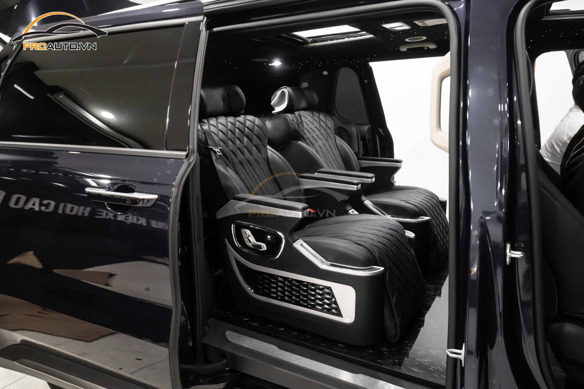 Ghế Limousine cho Kia Carnival mang lại sự thoải mái tối đa