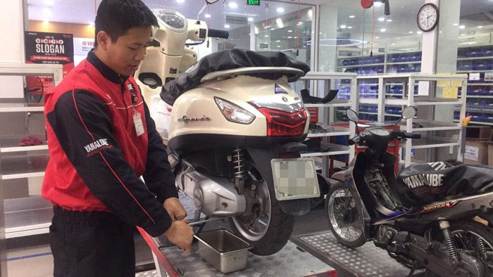 Kiểm tra lốp xe là phần quan trọng trong quá trình bảo dưỡng xe tay ga, giúp ngăn ngừa sự cố trên đường.