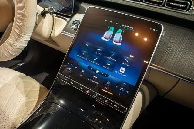 Màn hình giải trí MBUX High-End cho hàng ghế sau của Mercedes S450 2022