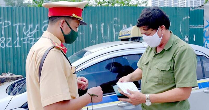 Rủi ro pháp lý khi mua bán và sử dụng tem đăng kiểm giả